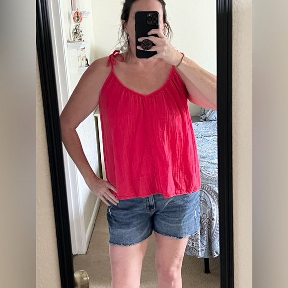 Old Navy salmon color cami with tie straps - Lrg - Picture 2 of 5